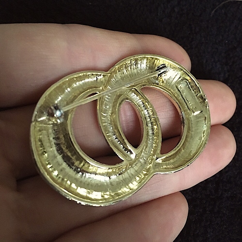Vintage Gold Tone Brooch Pin - Picture 2 of 8